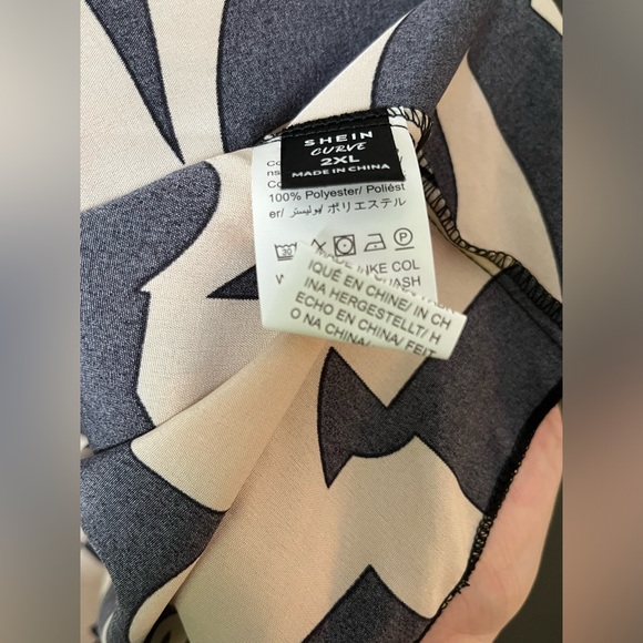 Shein Curve 2xl Multi Pattern Blouses - Lot of 4 - Picture 16 of 16